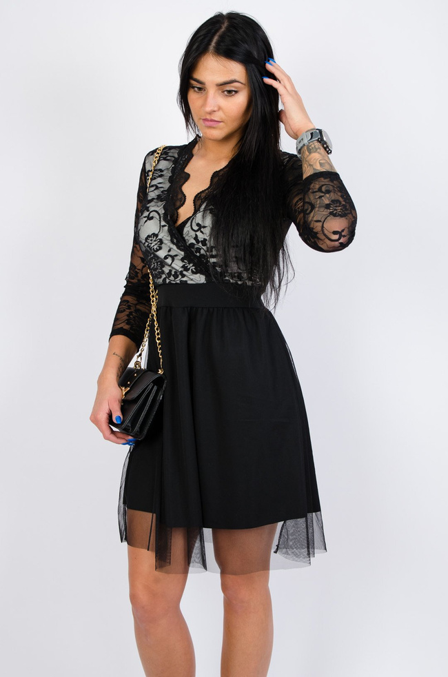 Czarno biała tiulowa sukienka z koronkową górą