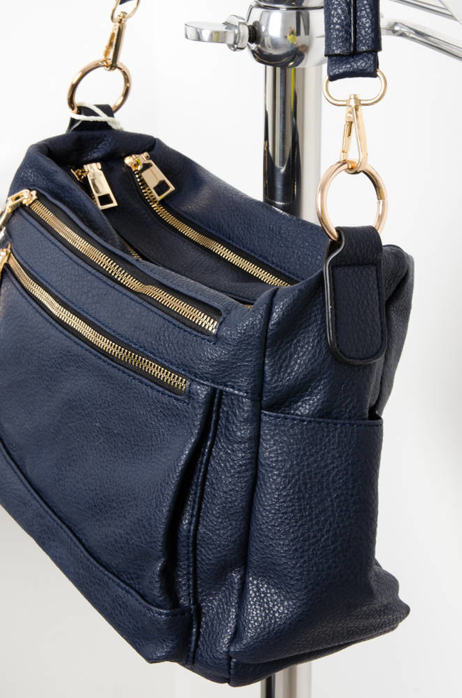 GRANATOWA TOREBKA TYPU SHOPPER Z OZDOBNYMI ZAMKAMI 