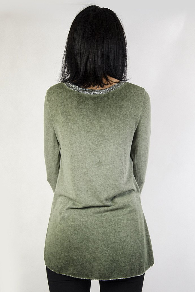 Zielona bluzka z brokatowym dekoltem