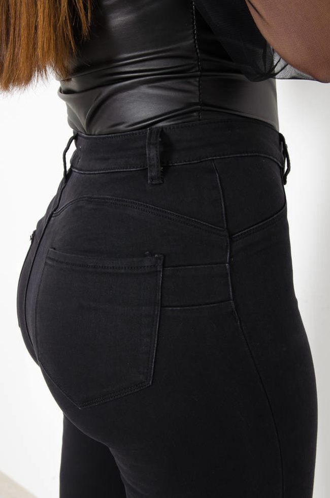 CZARNE SPODNIE PUSH UP Z WYSOKIM STANEM