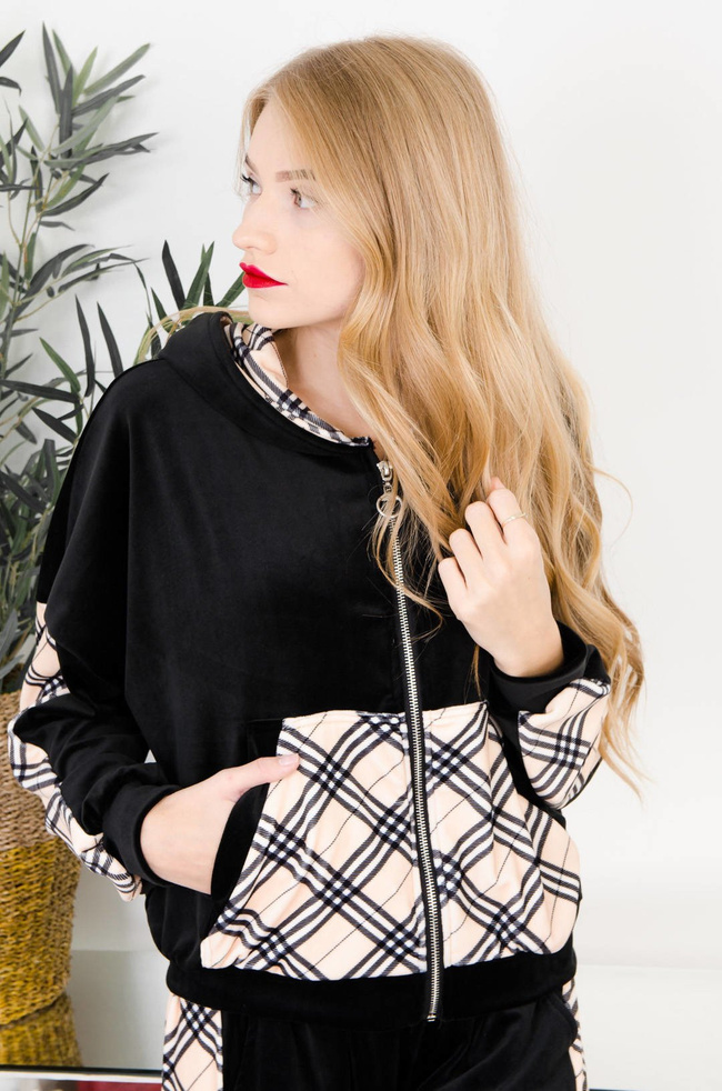 CZARNY WELUROWY DRES Z WSTAWKAMI W KRATĘ