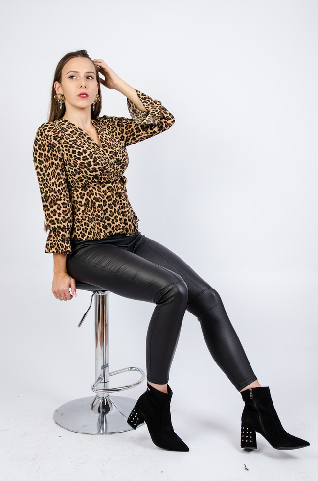 Wiązana bluzka w panterkę