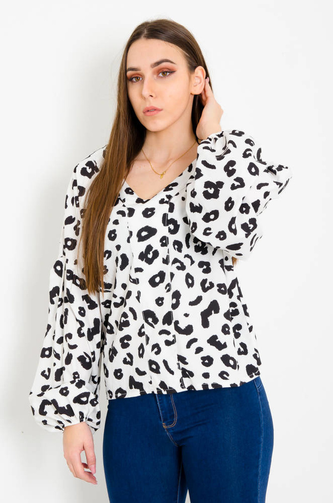 BIAŁA BLUZKA W CĘTKI Z DEKOLTEM W  SZPIC