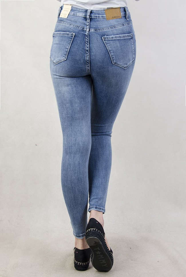Jasne spodnie jeansowe dopasowane