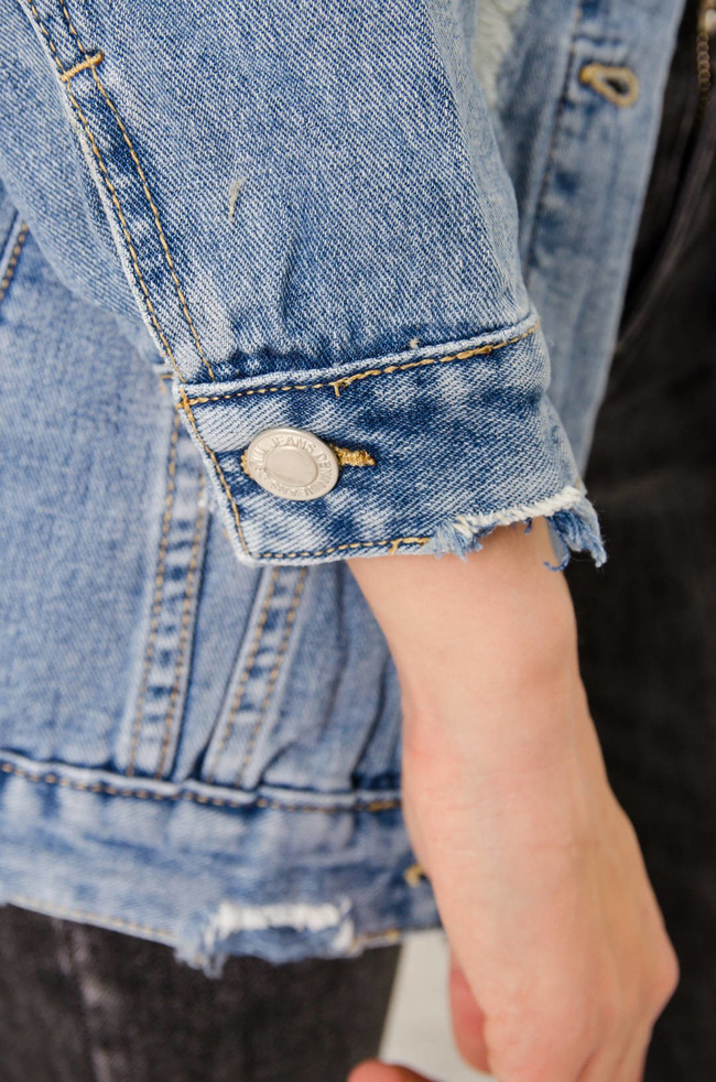 KATANA JEANSOWA Z DROBNYMI PRZETARCIAMI