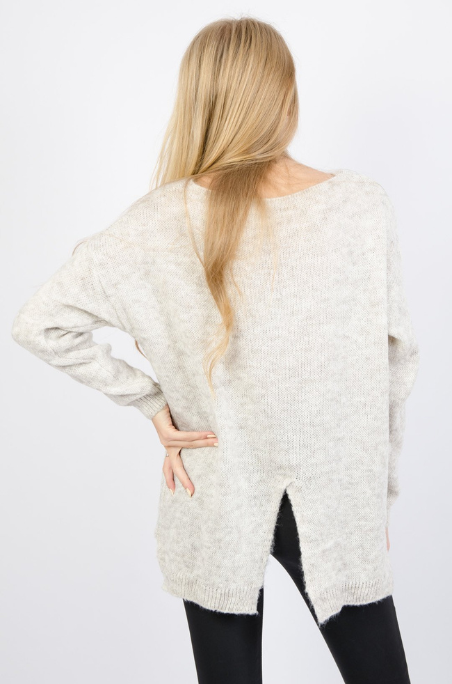 BEŻOWY SWETER Z ROZCIĘCIEM Z TYŁU