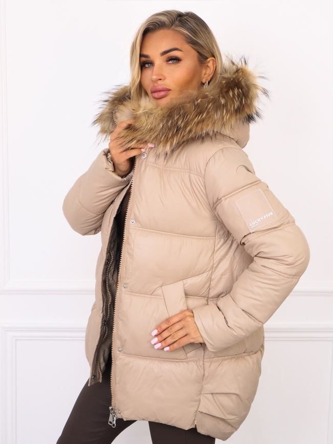 KURTKA ASYMETRYCZNA Z NASZYWKĄ NA RĘKAWIE I FUTERKIEM- BEŻOWA