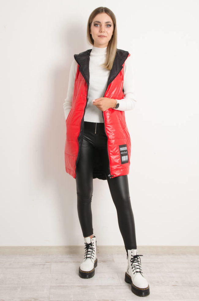 DŁUGA KAMIZELKA Z OZDOBNĄ NASZYWKĄ- CZERWONA