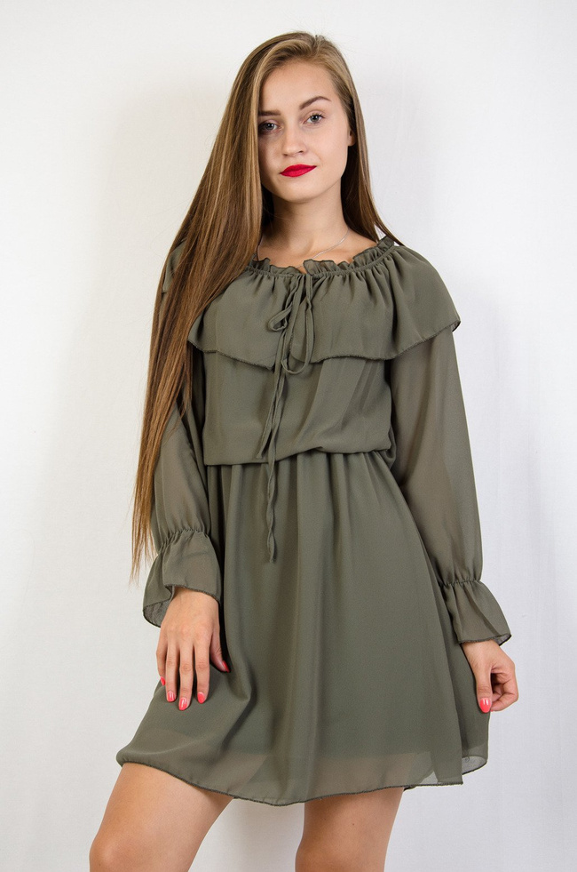 Zielona sukienka na długi rękaw z gumą w dekolcie