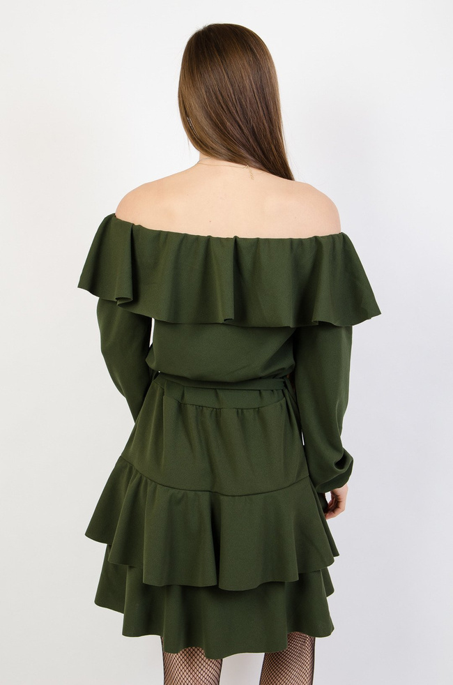 Zielona rozkloszowana sukienka z hiszpańskim dekoltem