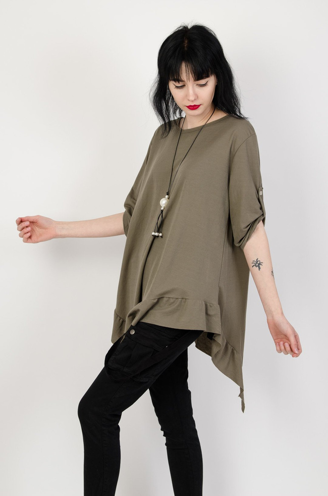 Zielona asymetryczna bluzka z falbaną + wisiorek 