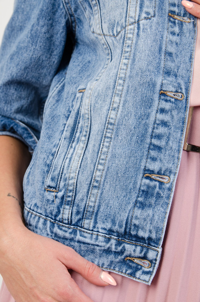 Kurtka jeansowa z przetarciami