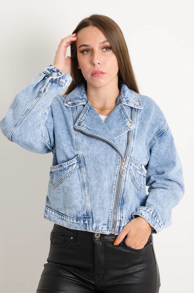 KURTKA JEANSOWA RAMONESKA Z OZDOBNYMI NASZYWKAMI 