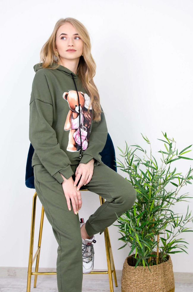 ZIELONY KOMPLET DRESOWY BLUZA + SPODNIE O LUŹNYM KROJU