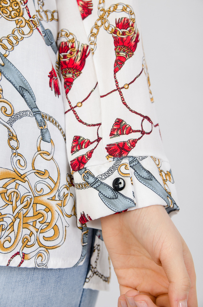 Biała bluzka koszulowa w kolorowe wzory 