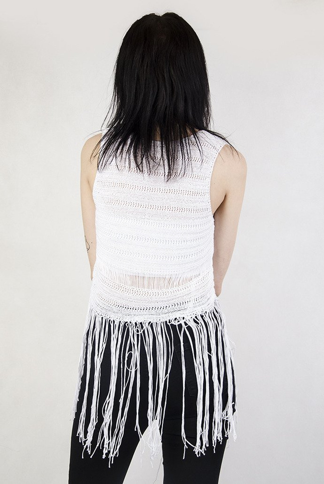 Biała ażurowa bluzka z frędzlami