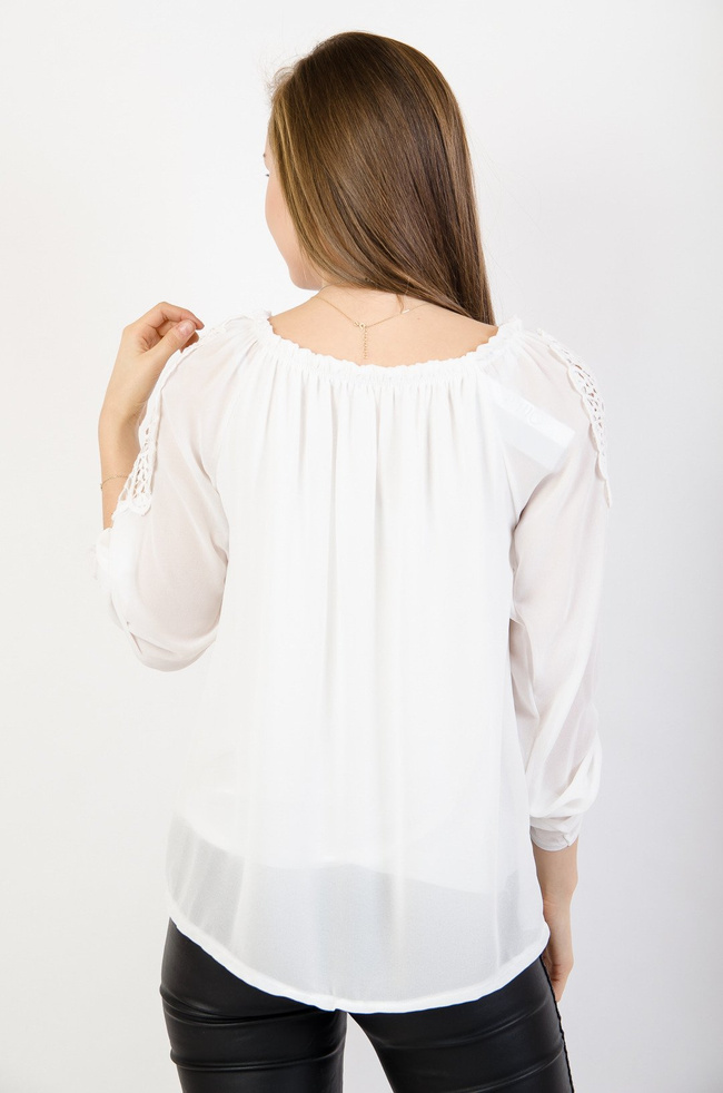 Bluzka hiszpanka z wycięciem na ramionach