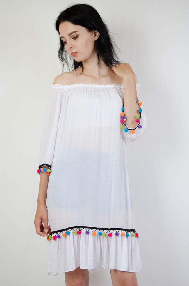 BIAŁA TUNIKA Z KOLOROWYMI POMPONIKAMI