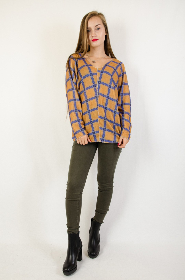 Musztardowa bluzka typu nietoperz w niebieską kratę