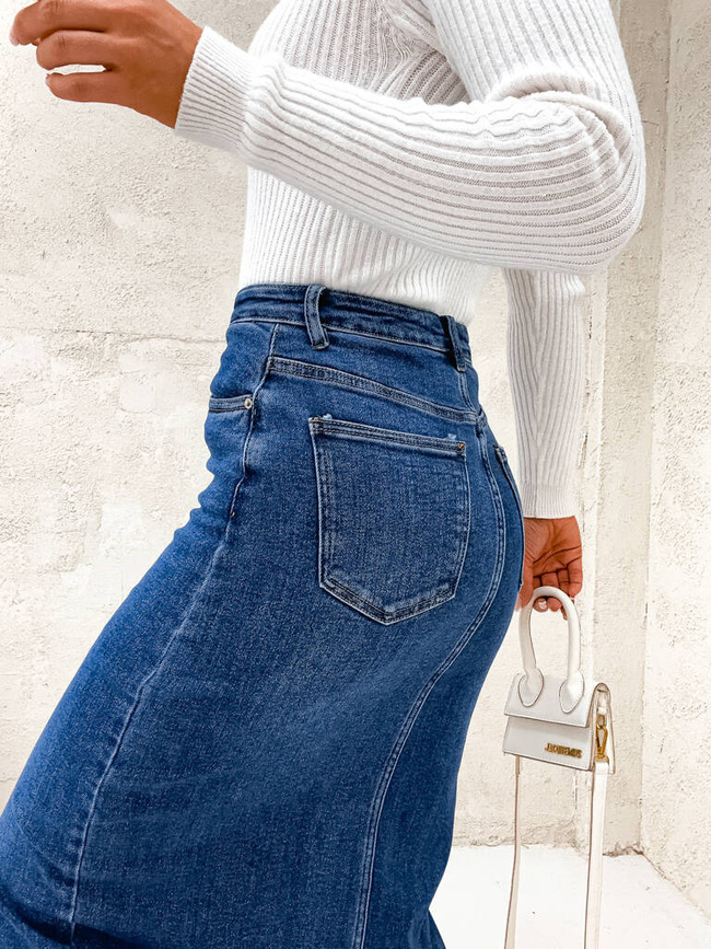 CIEMNO JEANSOWA SPÓDNICA MIDI Z ROZCIĘCIEM