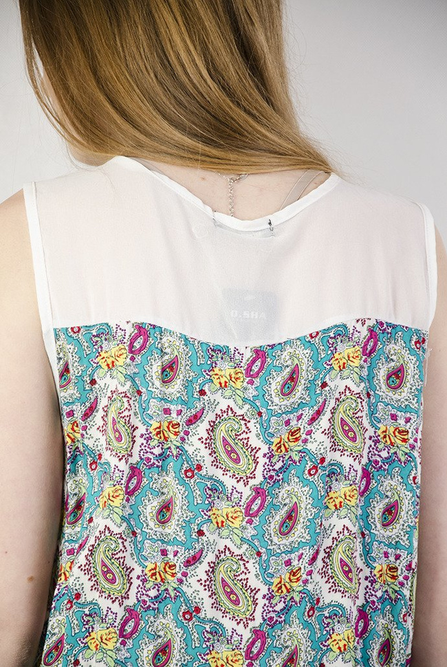 Kombinezon z zamkiem na środku