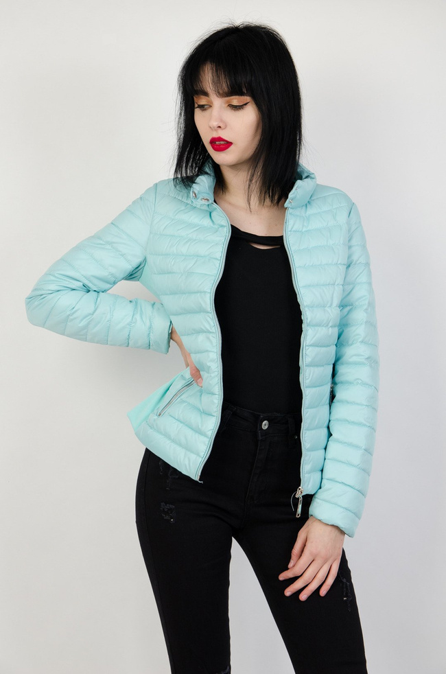 Turkusowa kurtka pikowana, ze stójką