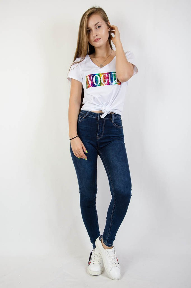 Ciemne spodnie jeansowe z ćwiekami na kieszeniach