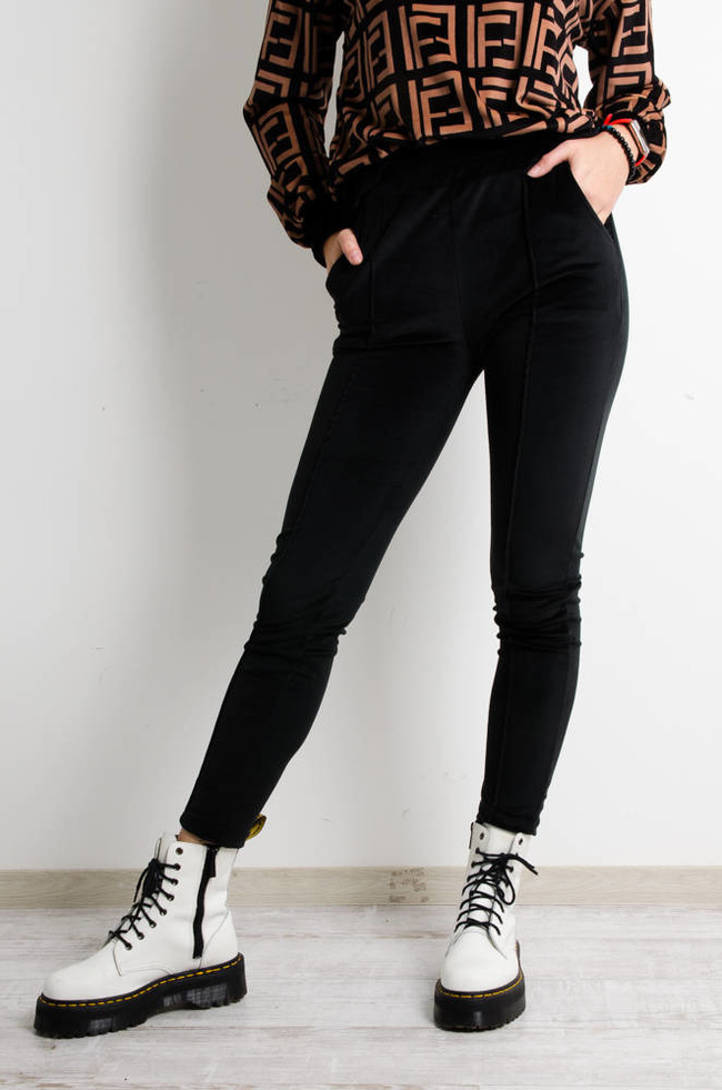 CZARNE WELUROWE SPODNIE Z PRZESZYCIEM WZDŁUŻ NOGAWKI