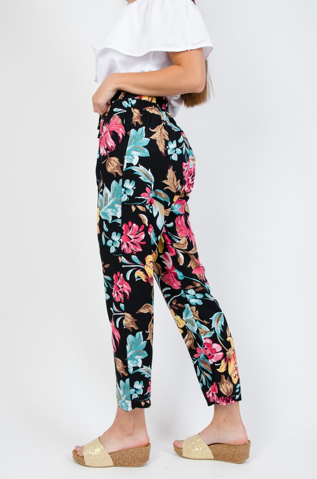 Czarne Alladynki w kwiaty 