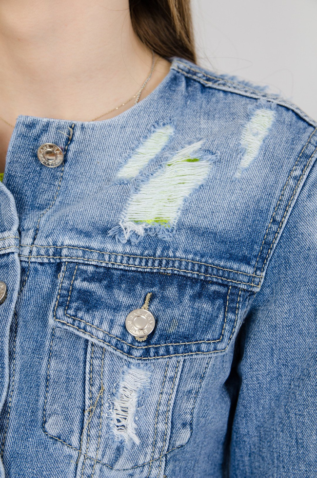 Kurtka jeansowa z przetarciami bez kołnierza