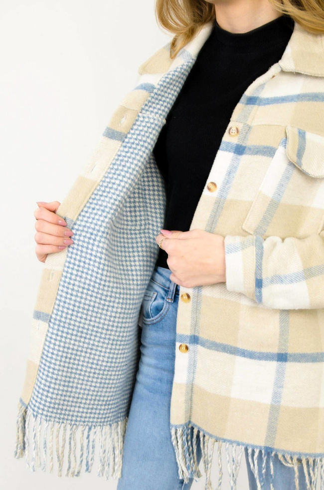 BEŻOWO-NEBIESKO-BIAŁY PŁASZCZ W KRATĘ Z FRĘDZLAMI