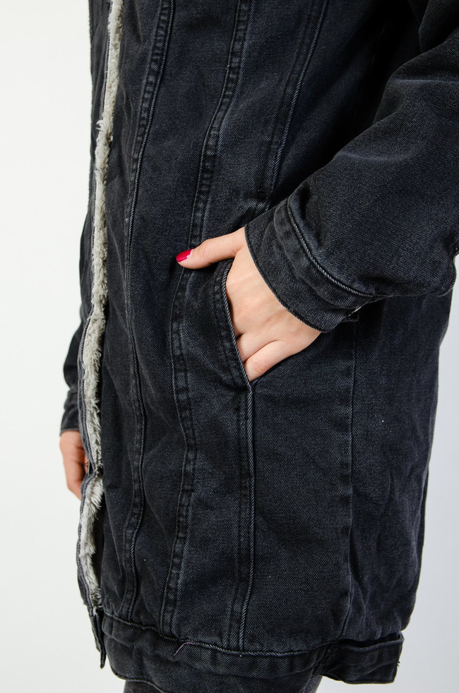 Czarna ocieplana kurtka jeansowa