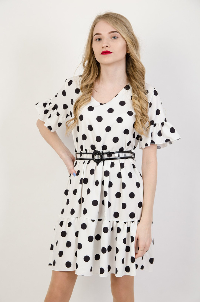 Biała sukienka w grochy