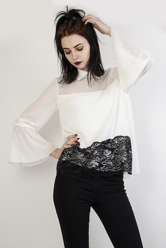 Biała bluzka koszulowa z kołnierzykiem i koronkowym dołem