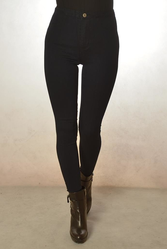 Klasyczne granatowe jeansy