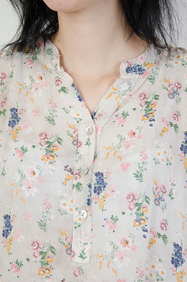 BEŻOWA BLUZKA W KWIATY 