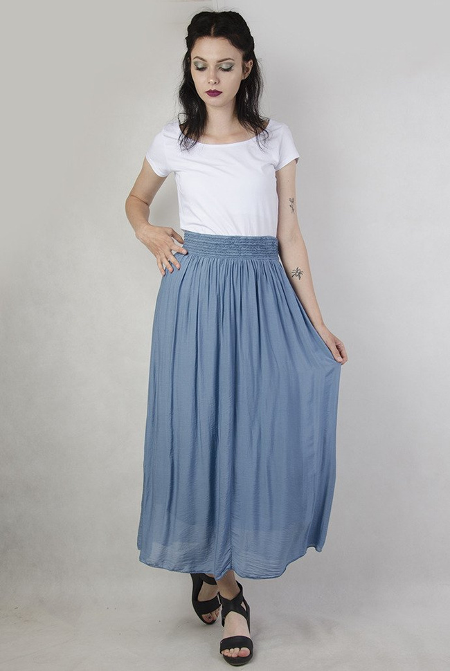 Niebieska długa spódnica