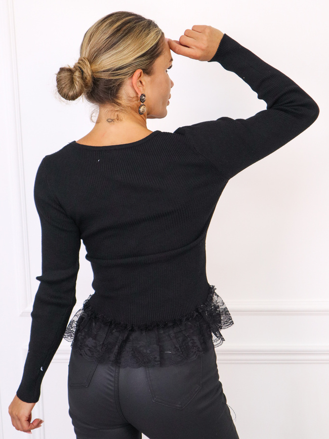 SWETER Z OZDOBNYMI GUZIKAMI ZAKOŃCZONY KORONKĄ- CZARNY