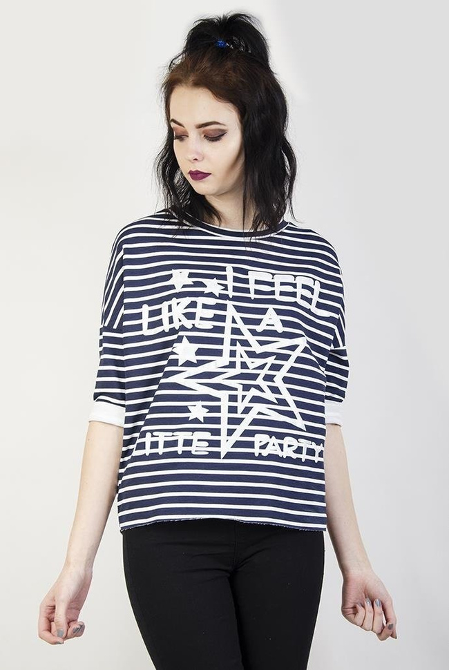 Bluzka w biało-granatowe paski, z nadrukiem