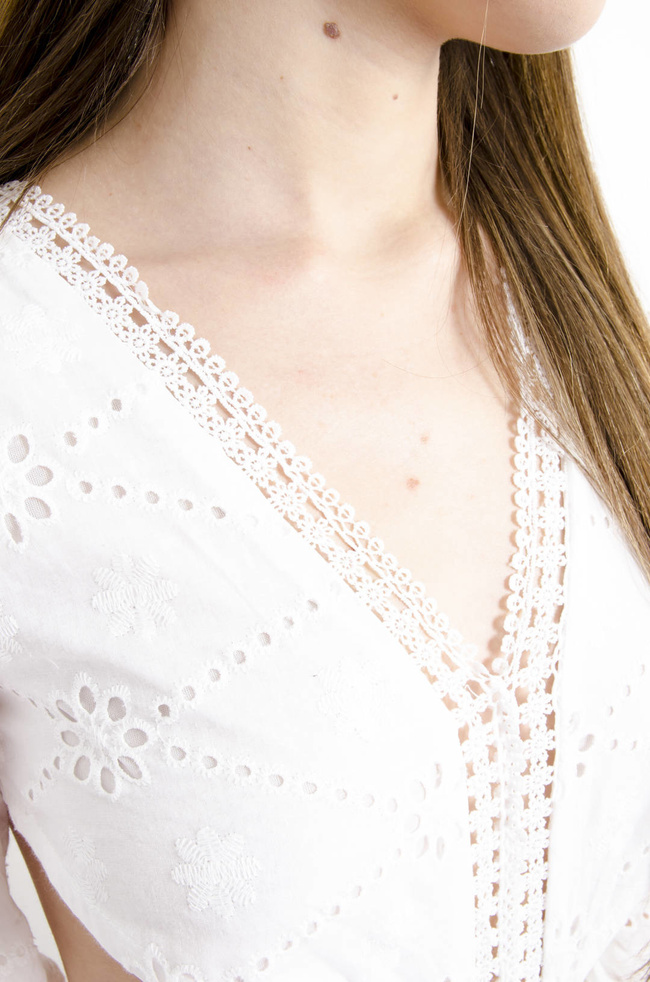 SUKIENKA AŻUROWA Z WYCIĘCIAMI - BIAŁA