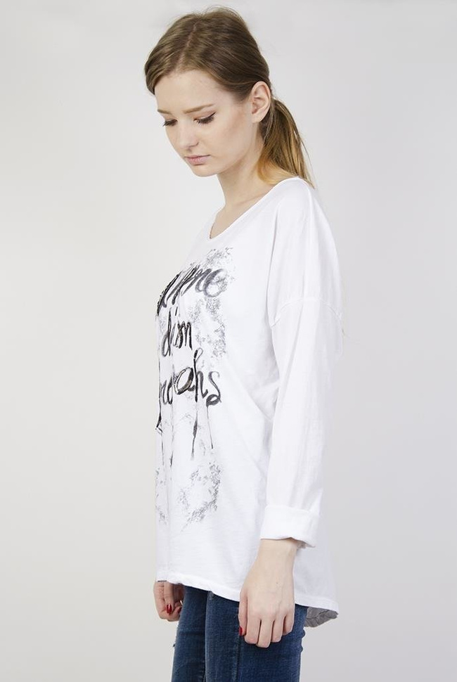 Biała bluzka z napisem "We are denim..."