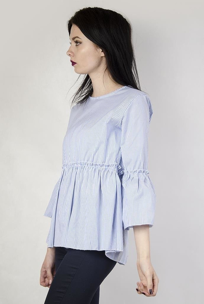 Koszula w paski z szerokim rękawem oraz wiązaniem