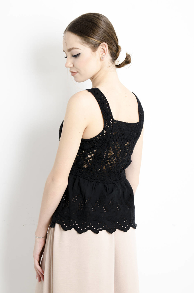 AŻUROWA BLUZKA Z KORONKĄ - CZARNA