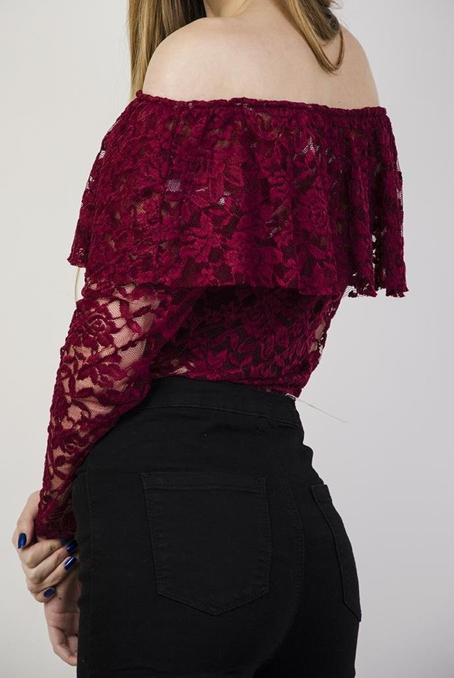 Koronkowe bordowe body z hiszpańskim dekoltem