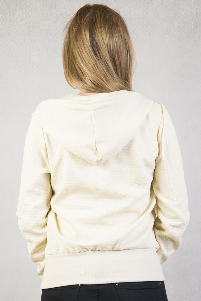 Beżowa bluza z napisem "Fated to be loved"