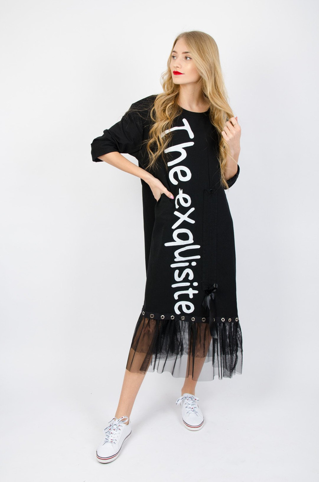 CZARNA SUKIENKA WYKOŃCZONA TIULEM Z NAPISEM "THE EXQUISITE"