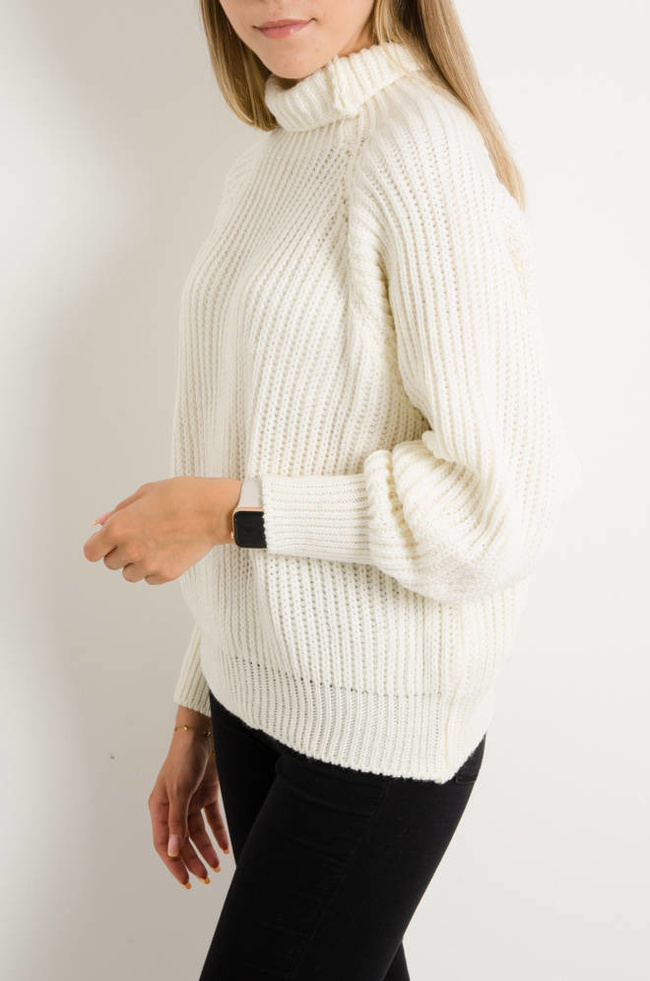 SWETER OVERSIZE Z GOLFEM- BIAŁY