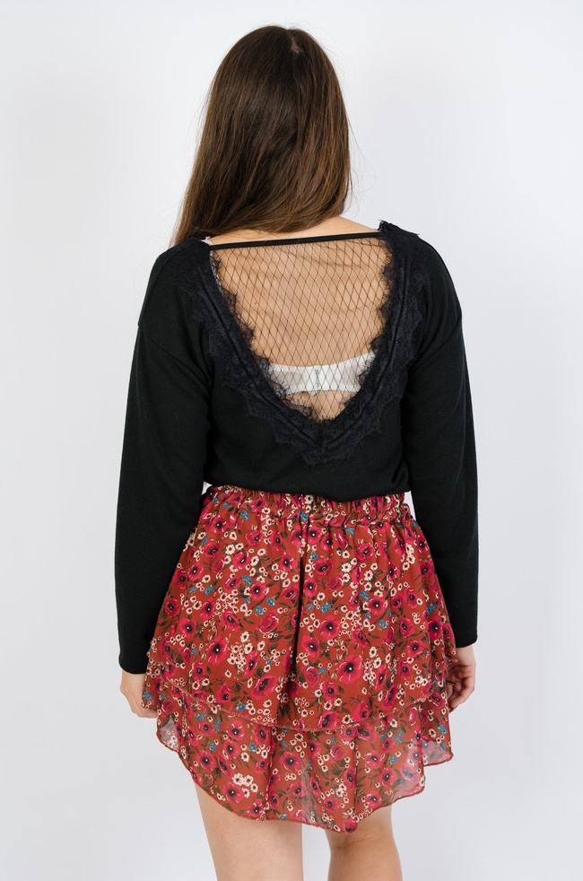 Czarna bluzka z koronką na plecach