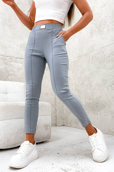 SPODNIE Z PRZECZYCIAMI I NASZYWKĄ NA PASIE-SZARE