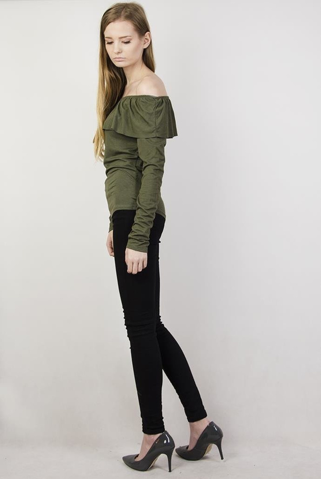 Zielona bluzka z hiszpańskim dekoltem